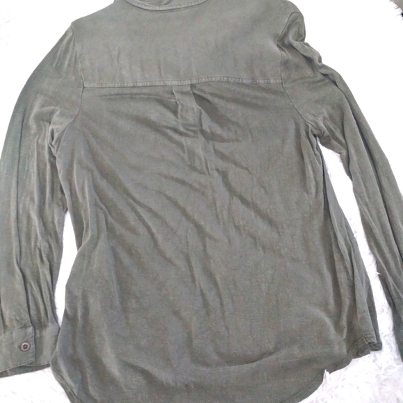Perfectly Soft/perfectly you L long sleeve olive blouse - Picture 7 of 8